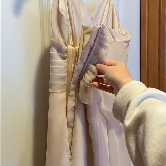 Prom dress!! - Picture 3 of 4